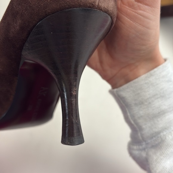 ANNE KLEIN Suede Loafer Kitten Heels - Picture 7 of 10